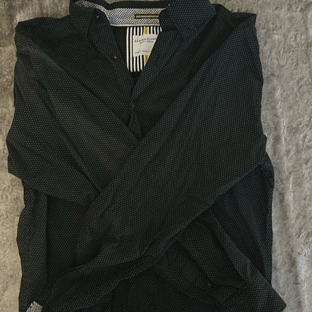 Denim & Flower Button Down Shirt (Men’s Medium)